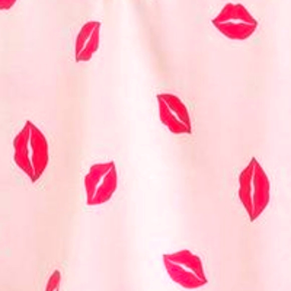 ❤️NWT TORRID SLEEP CAMI - LACE TRIM TANK - LIPS PRINT DREAM SATIN SOFT PLUS SIZE - Picture 2 of 12